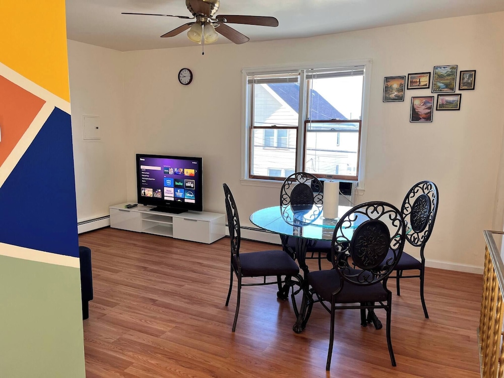 Amazing Three Bedrooms Apartment