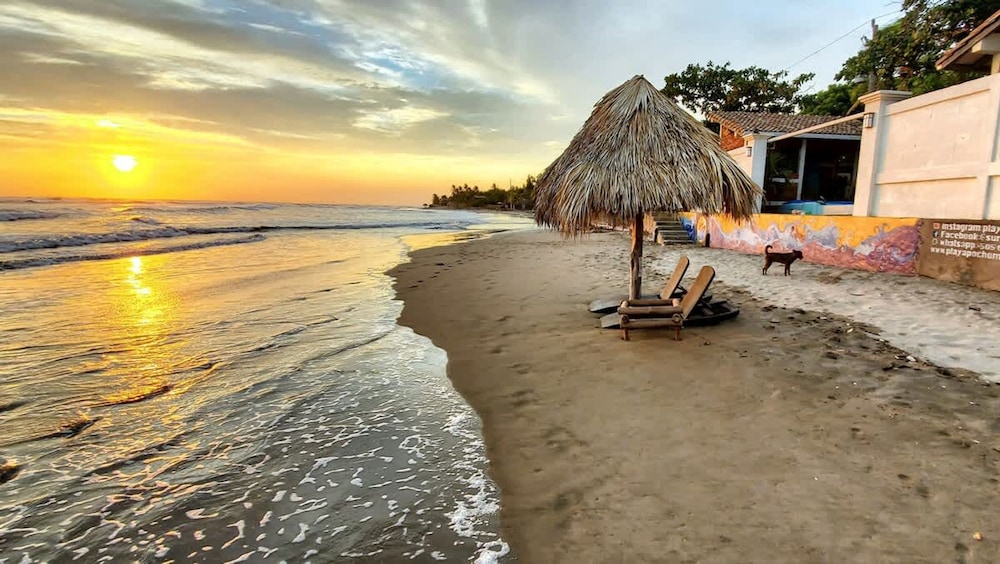 Balcony Bedroom Suite w Romantic Sunsets - AC - Pool