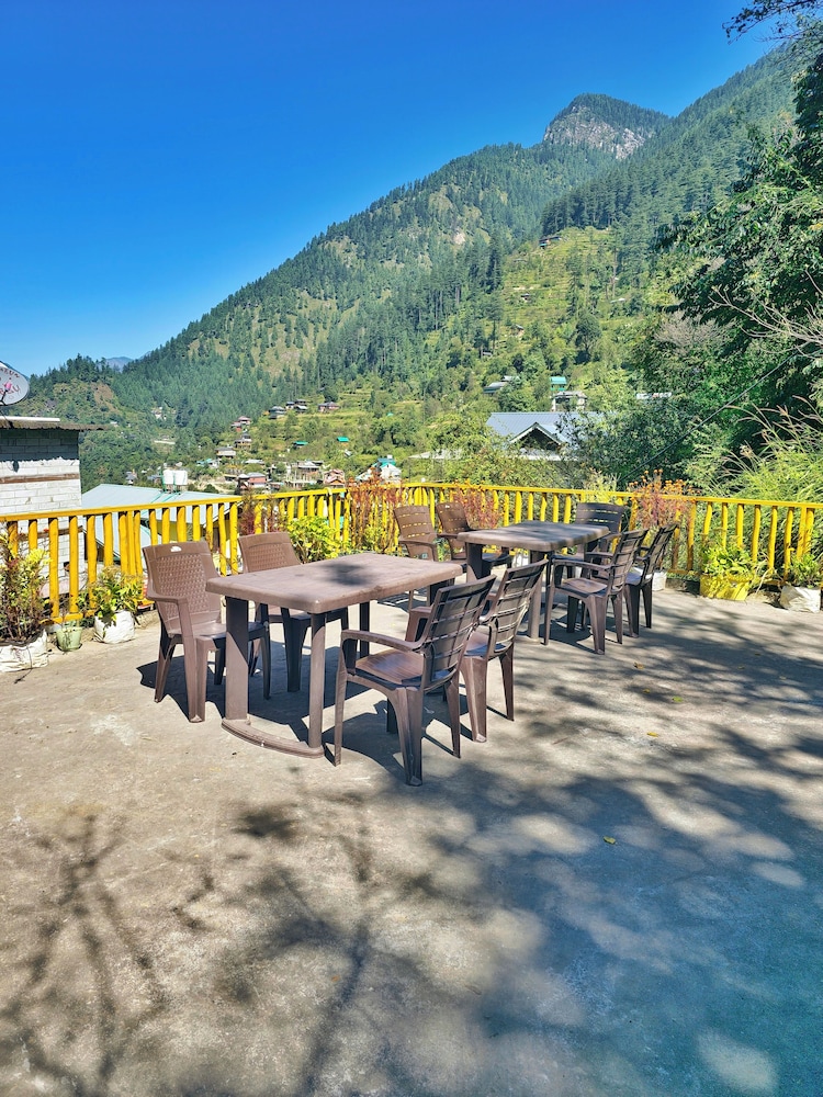 Crystal Mountain Jibhi