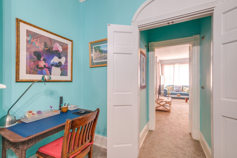 Historic Georgetown Townhome: Walkable Location!