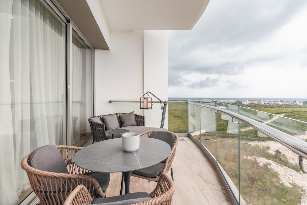 Modern Apartment With Balcony in Cap Cana DAA