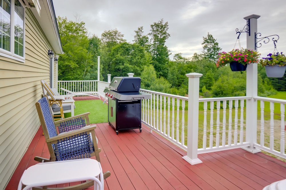Conway Home w/ Private Hot Tub, Deck & Game Room! view 3