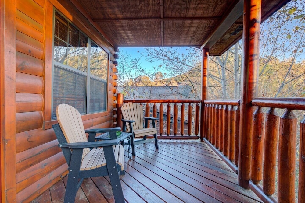 All Ya Need 4 Bedroom Cabin