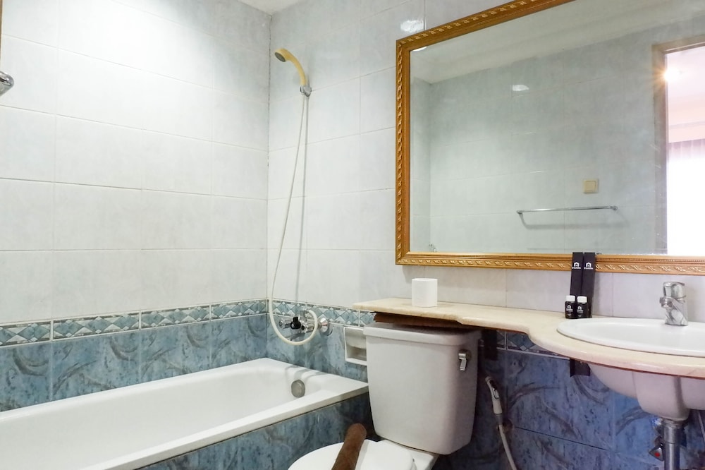Spacious And Serene 1Br Apartment At Taman Beverly