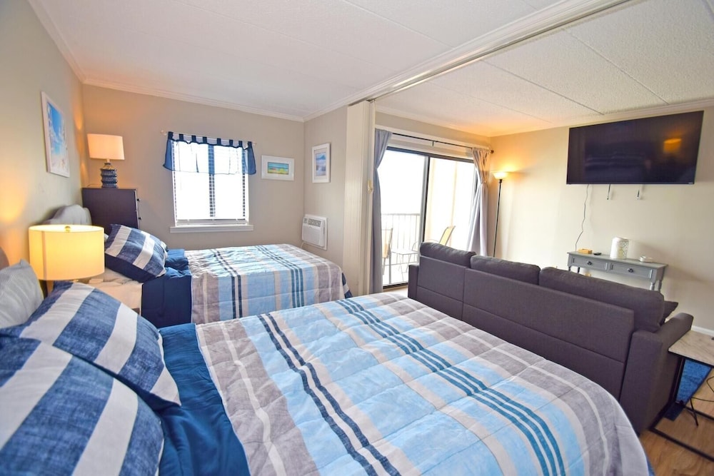 Westward Ho 408 Condo by RedAwning view 4