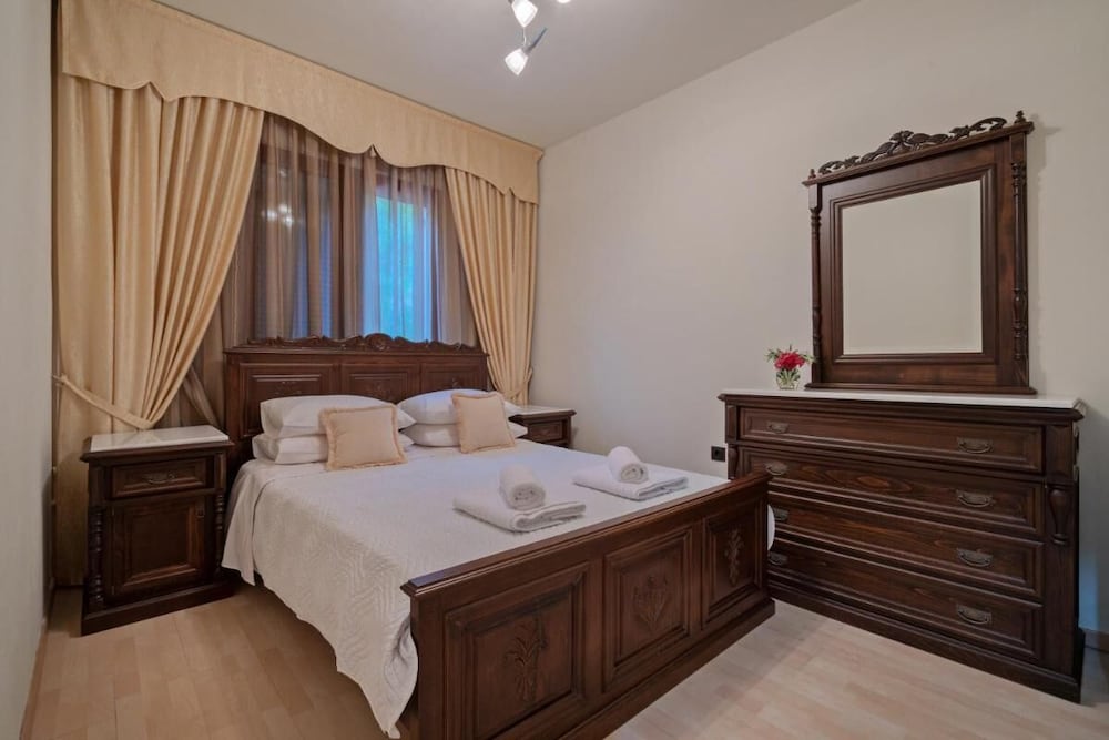 Grandpas House Agia Pelagia view 2