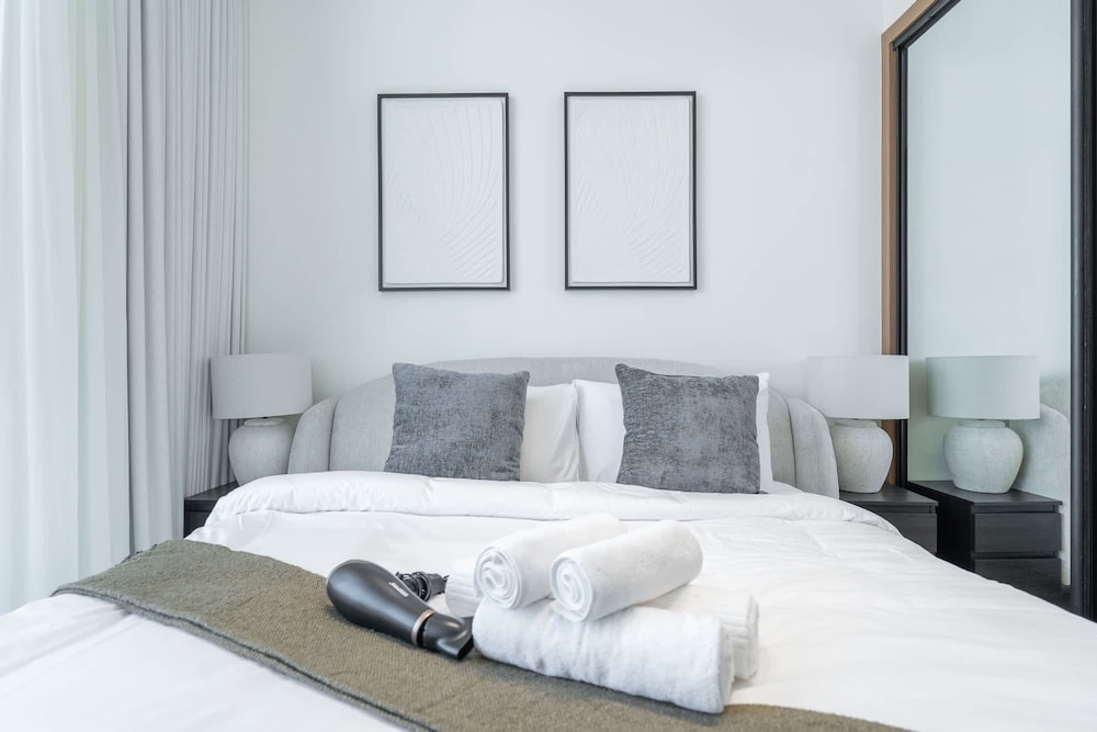 Tranquil 2 Bedroom in Binghatti Onyx With a Private Pool and City View