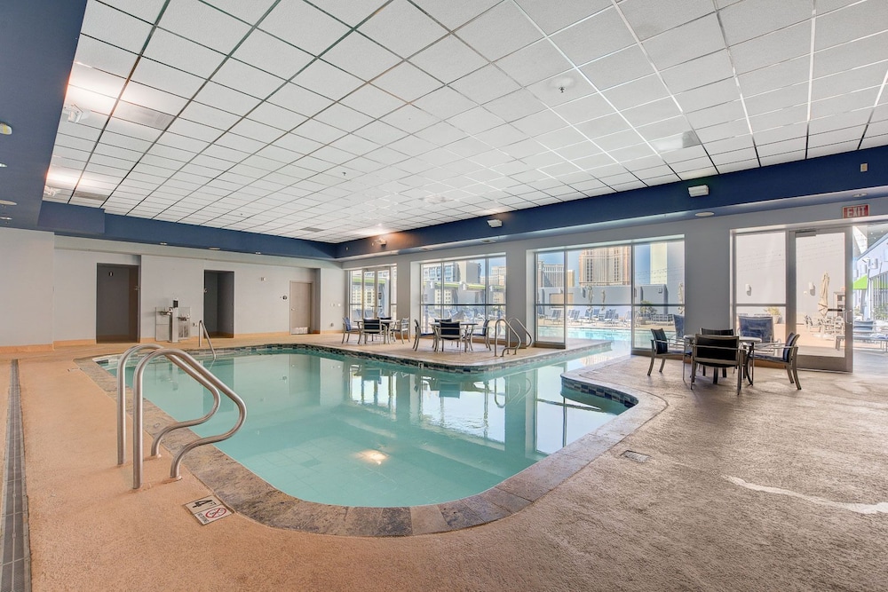 Sapphire Skyline Premium Suite - Image 2