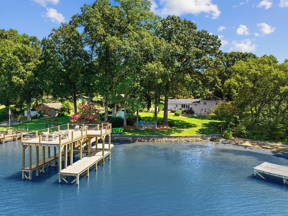 Lakefront Living W/optional Boat Rental