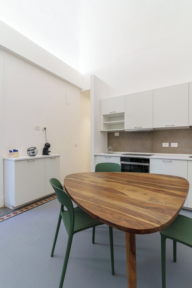 KleoSuites
