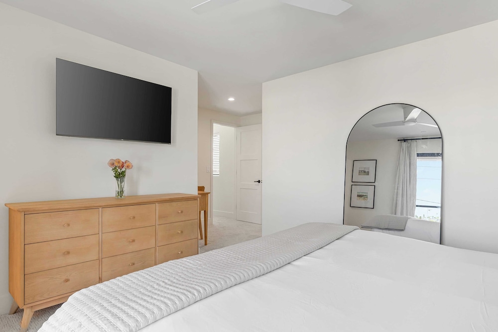 Point View Luxe by Avantstay 5BR Coastal Stay w/ En-suites & Kitchen