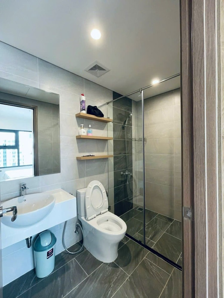The Aquamarine Landmark Suites - Poolside Access at L4B
