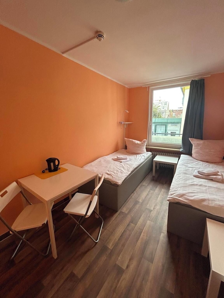 2-Rent Group Hostel Apartments SEN14