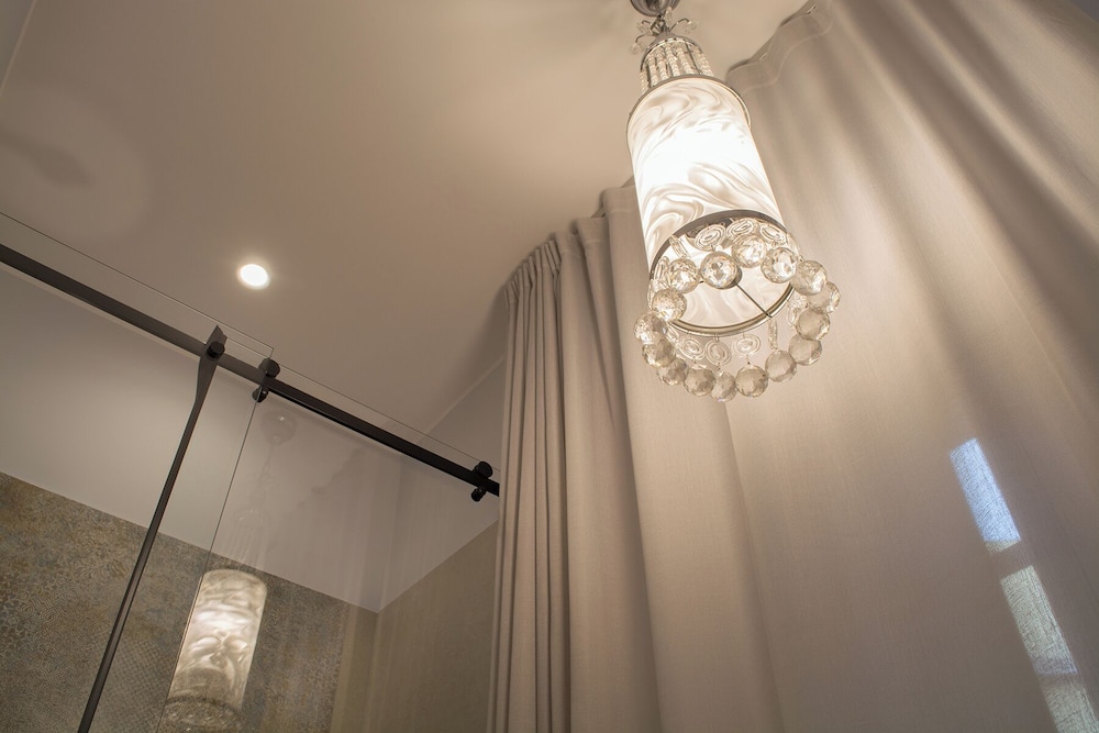 Amnis rooms