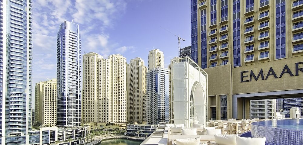 LUX The JW Marina Suite 4