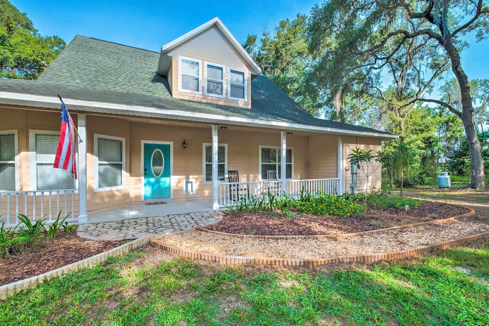 Lovely Hawthorne Home w/ Private Boat Dock! view 2