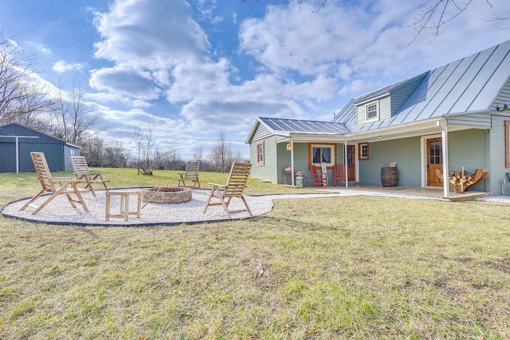 Grill & Fire Pit: New Market Getaway on 3-acres!