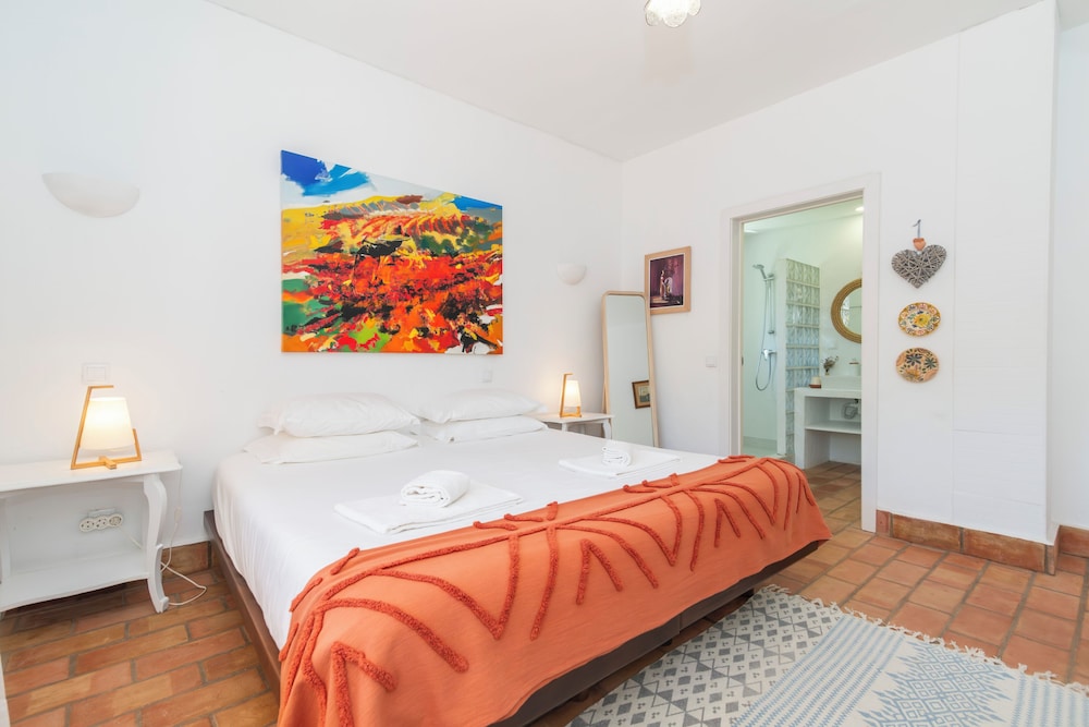 Laranjal Farm House