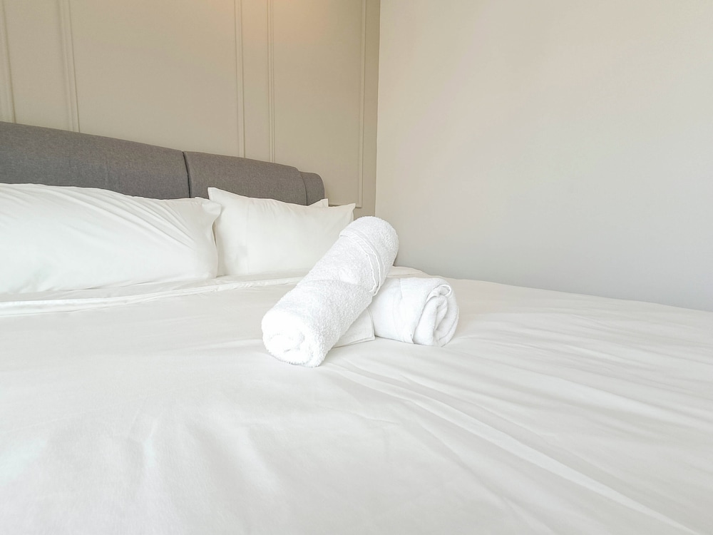 Neu Suites by Manhattan Group