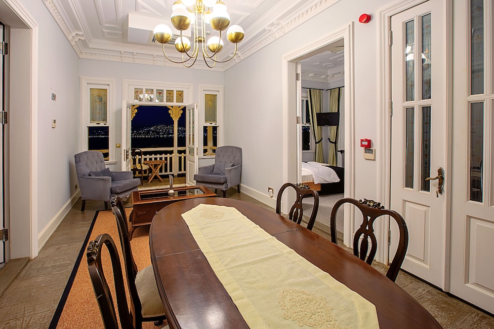 Mansion Milia