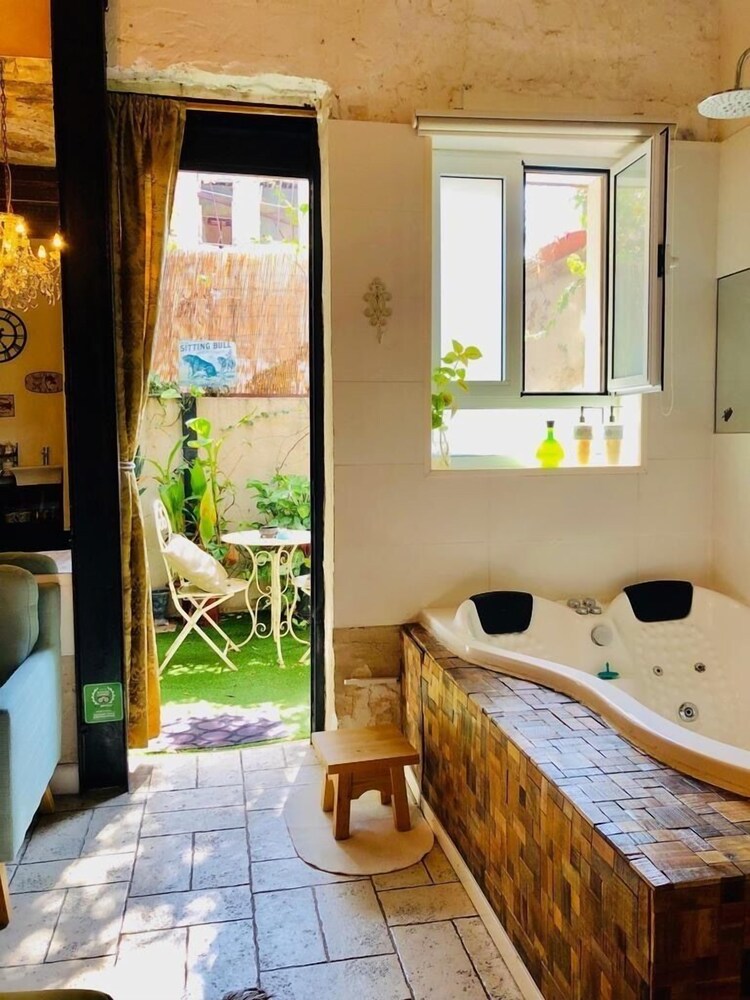 Trieste Neve Tzedek Boutique Suites