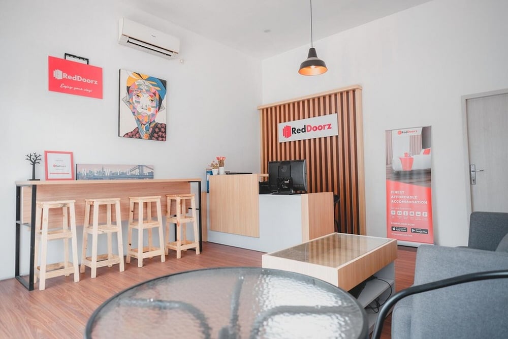 Formerly Reddoorz Plus @ Otista Raya Ciputat view 2