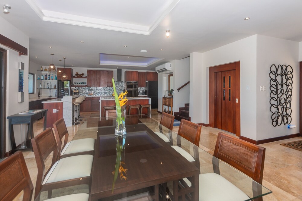 Pristine Bay 1005- Villa Loce 4 Bedroom Home