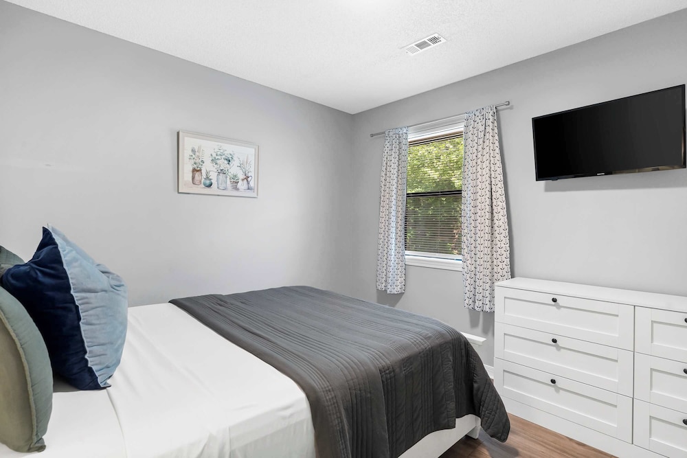 Quittin' Time Stay for 6 With Golf Course Views & Resort Amenities