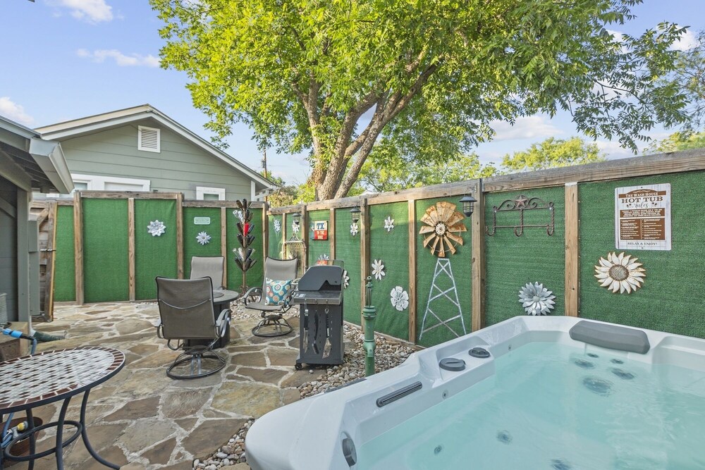 1929 Wash House 1 Bedroom Cottage