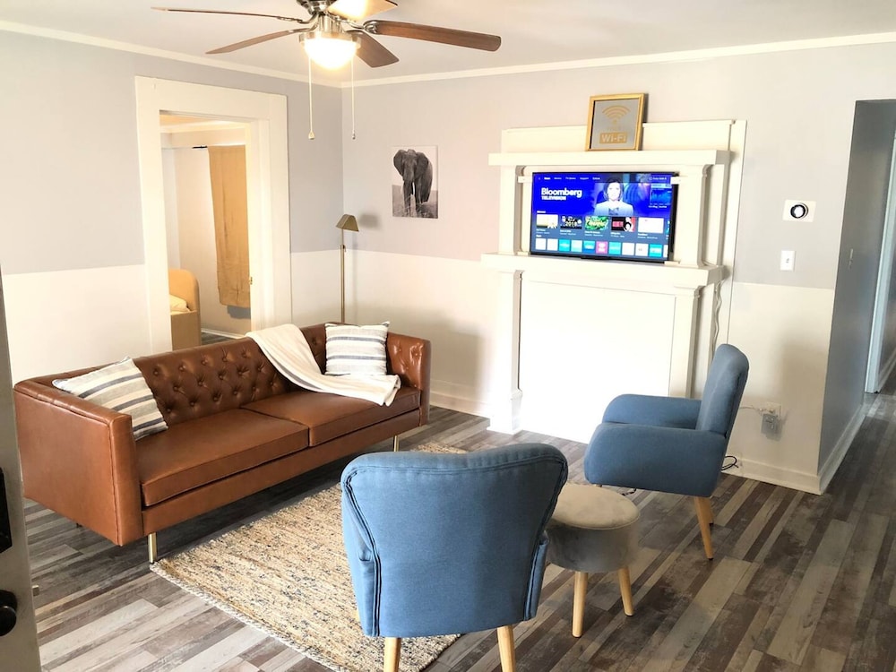 Renovated 3 Bedroom Close to Downtown