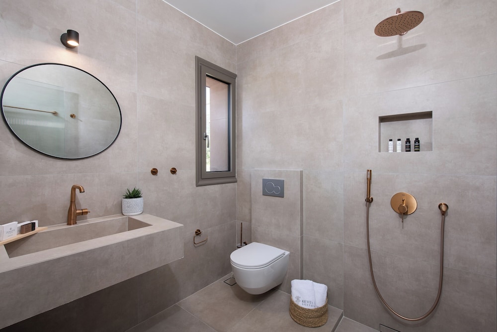 Reveli Suites