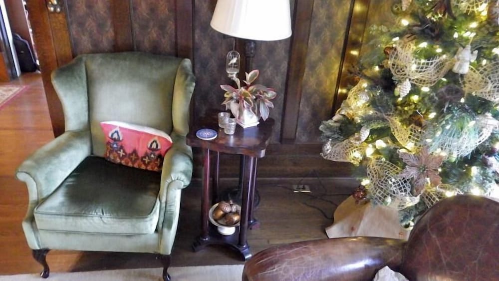 The Captain's House B&B