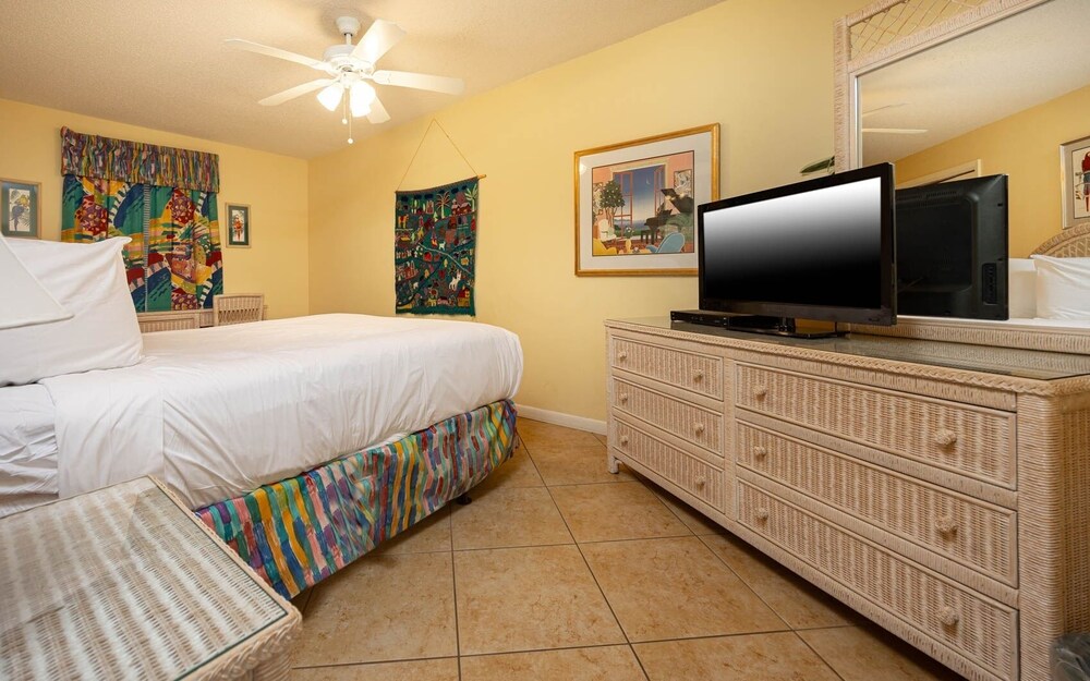 Phoenix Iv 4113 3 Bedroom Condo