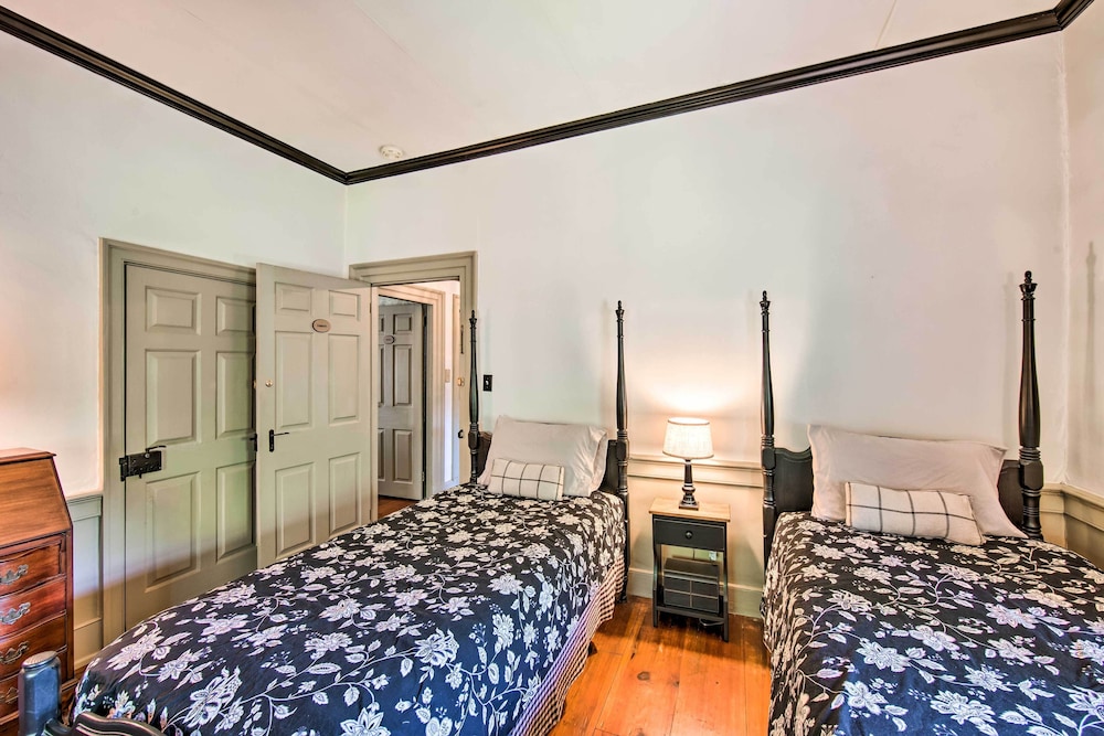 Beautiful Historic House In Amish Country view 4