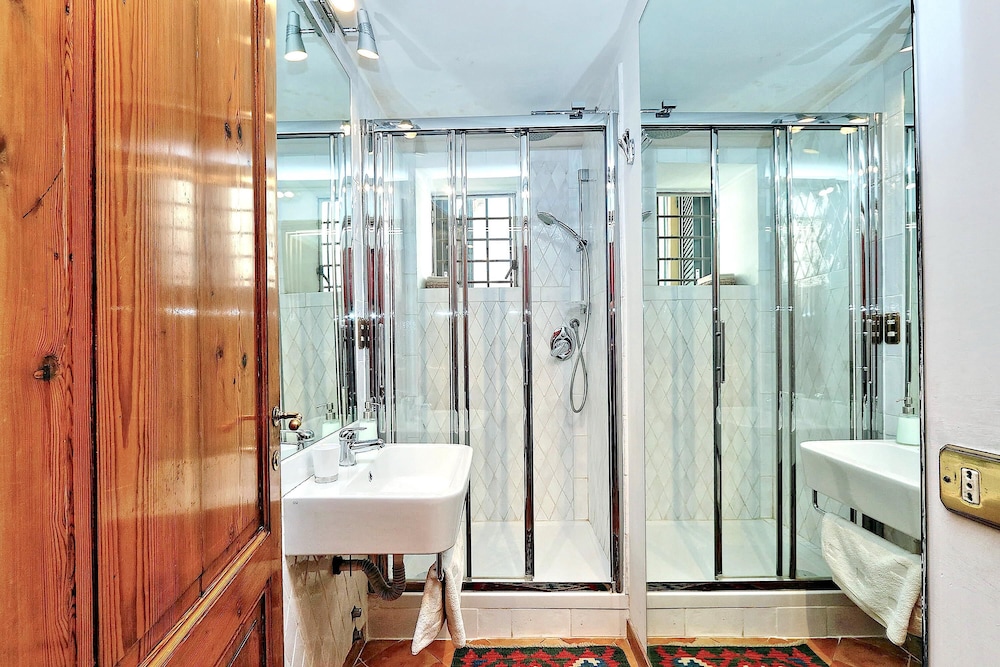 Palazzo Palermo Near the Roman Forum the Perfect Family Oasis in Rome