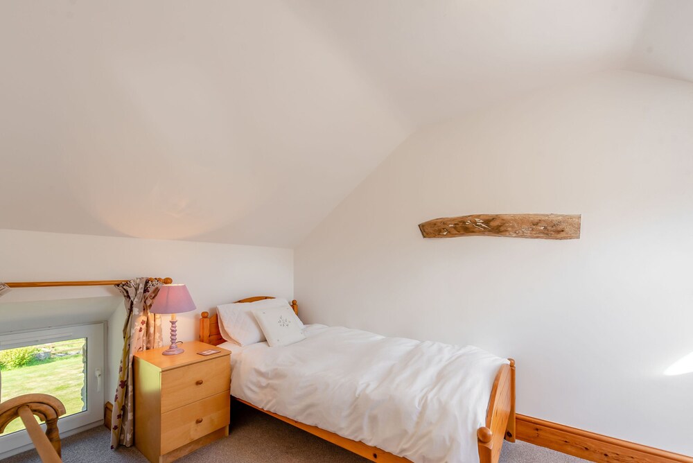Cwmdu Cottage view 5