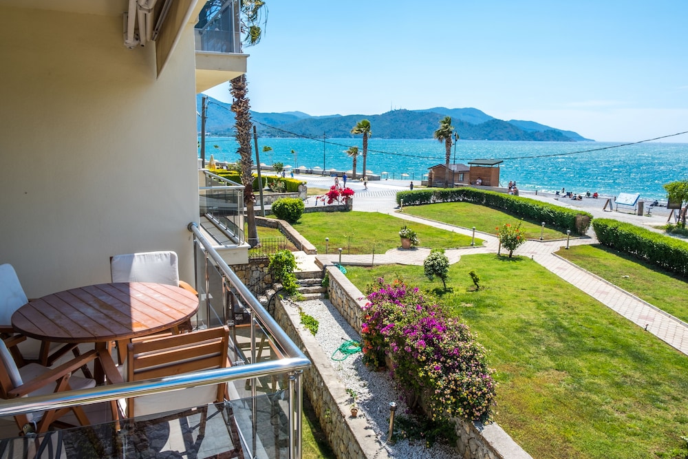 SUNSET BEACH CLUB LEBRENTALS view 2