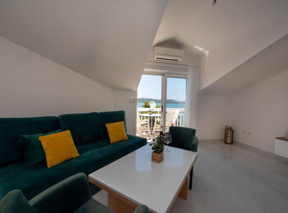 Villa Tomi