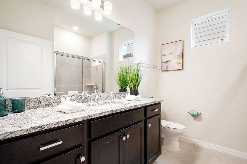 15993CCL Windsor Cay Resort