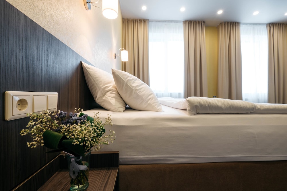 Komatek Hotel
