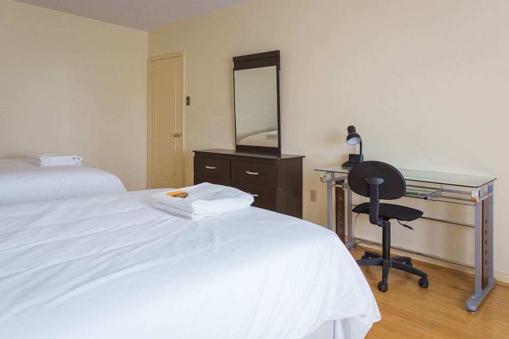 Charlton Suites Guest House - Image 5