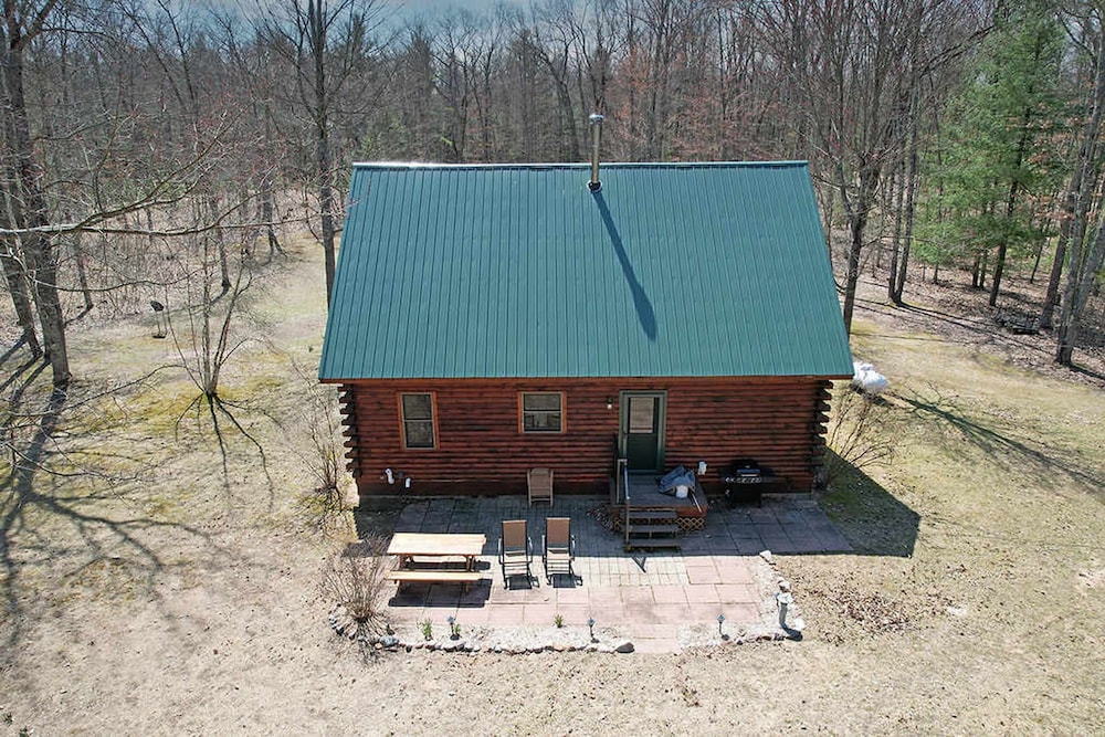 Manistee Cabin in Manistee