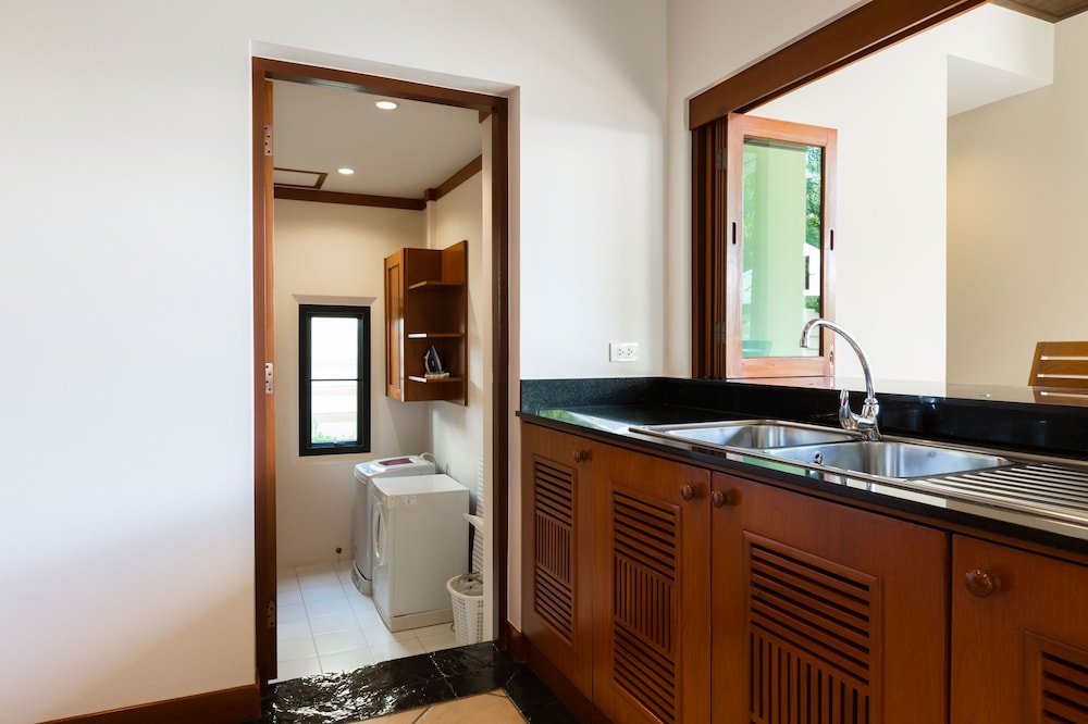Nai Harn Baan-Bua Villas