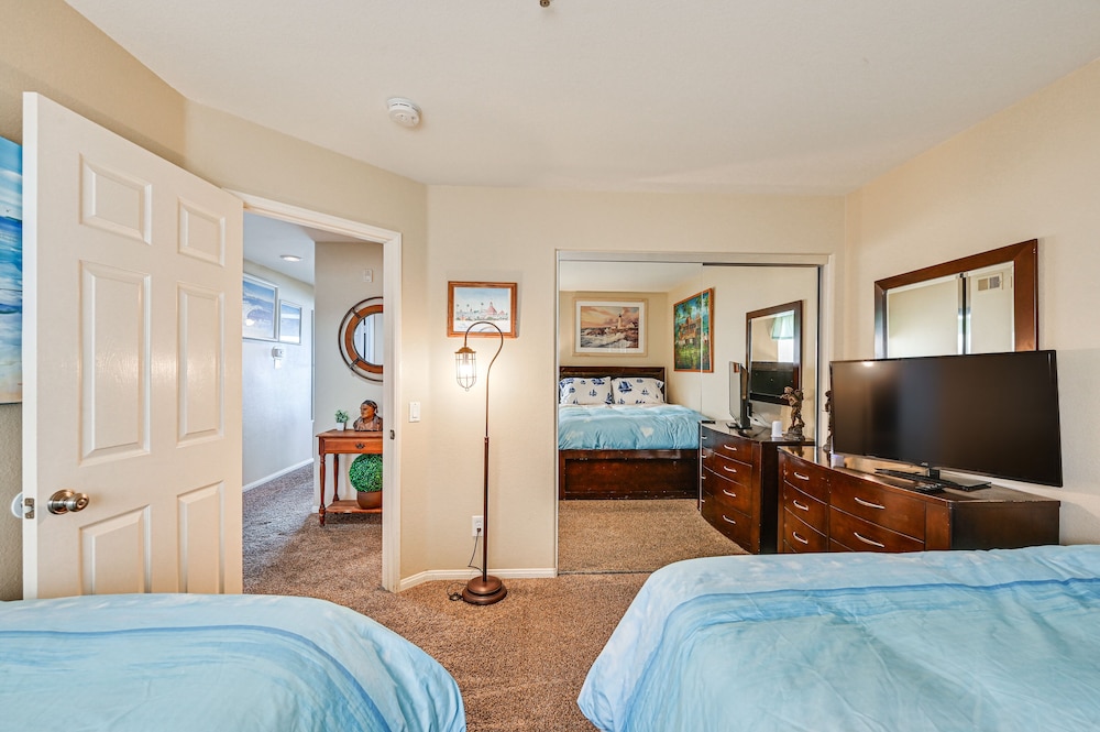 Ocean-view Imperial Beach Condo w/ Community Perks