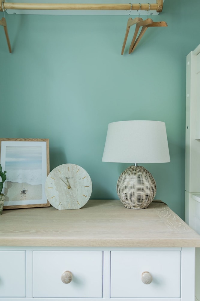 Stylish 3Bd Townhouse In Central Winchester