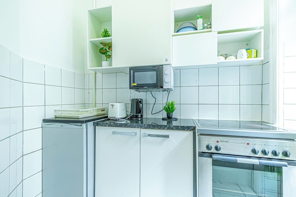 Modern 2BR Apt Longstay Sleeps 5