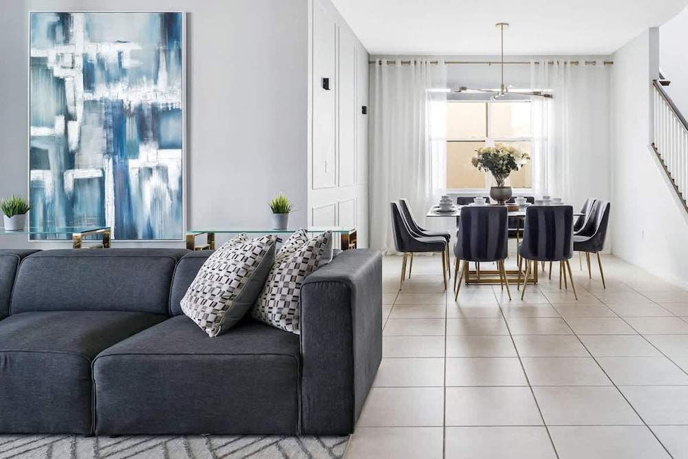 Avatar Theme 7 BR Luxury Decor at Solara