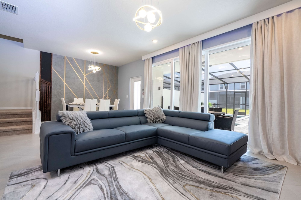 Simply Amazing 5BR Chic Retreat Themed Fun Style