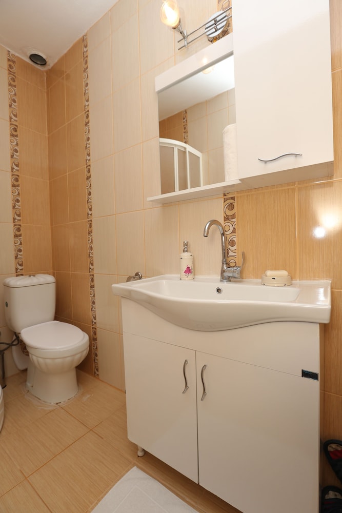 Guven Suite House