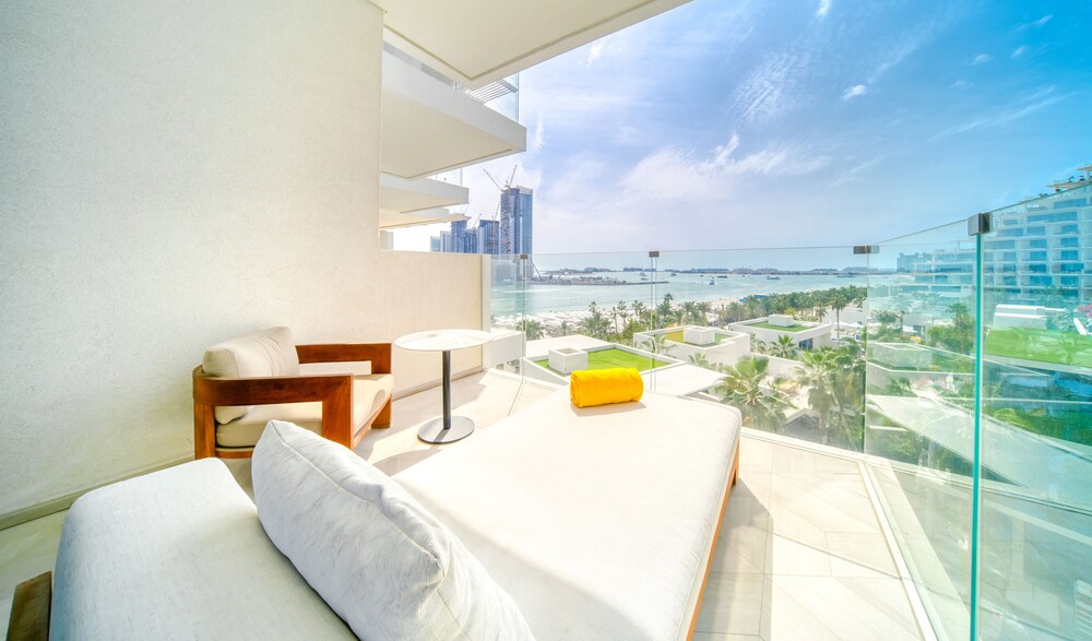 Five Palm Jumeirah Residences -Mint Stay